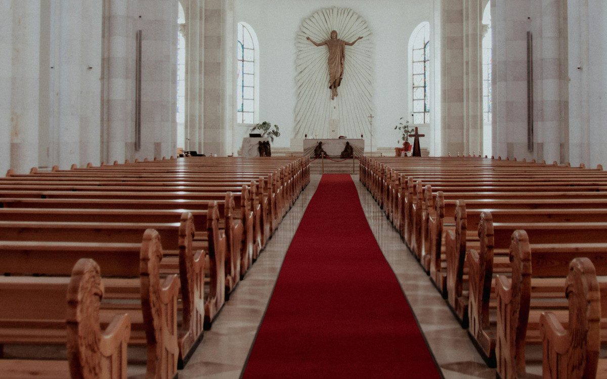 Śmigłowce lądowały przy kościele. Proboszcz: „Wielka tragedia, modlimy się”