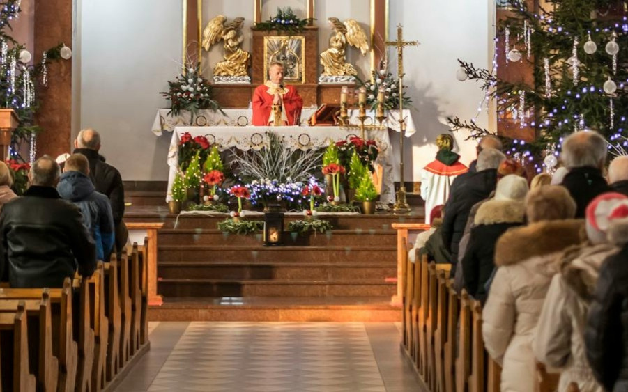 Ksiądz ujawnił, co małżeństwo robi podczas każdej mszy. Aż trudno uwierzyć
