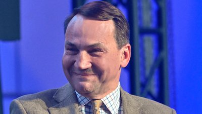 Zaskakujący wpis Sikorskiego obiegł Polskę. W sieci zawrzało