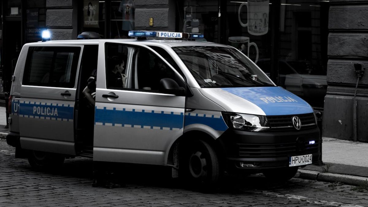 policja fot. Mateusz Dach, z pexels