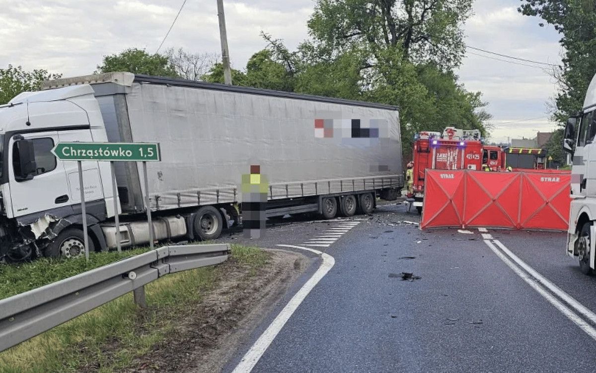 Tragedia we wtorkowy poranek. Nie żyją dwie osoby, droga zablokowana