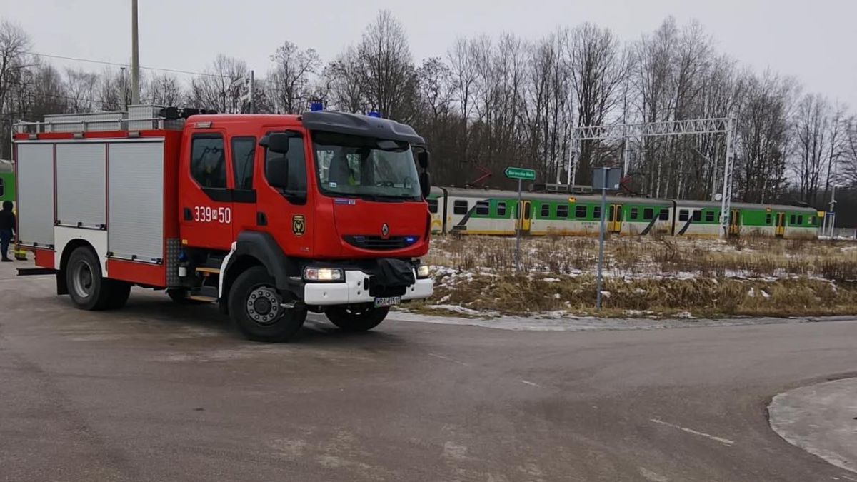 straż pożarna pociąg wypadek na torach fot. Facebook @OSP Jedlińsk