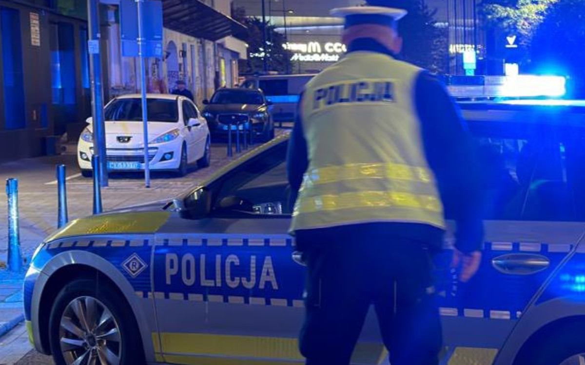Niebywałe sceny na komendzie. Wys***eliła broń, z której wcześniej pos***elono 2-latkę