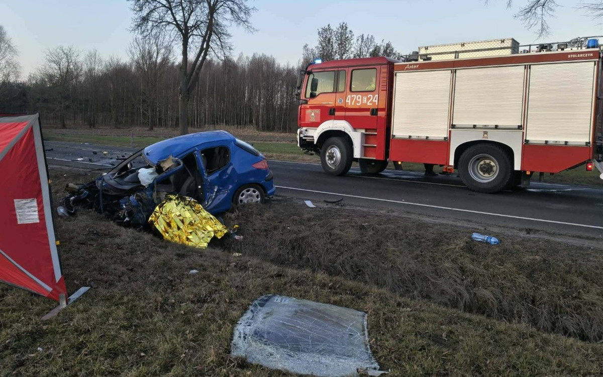 Tragedia w sobotni poranek, nie żyje jedna osoba. Ratownicy byli bezradni