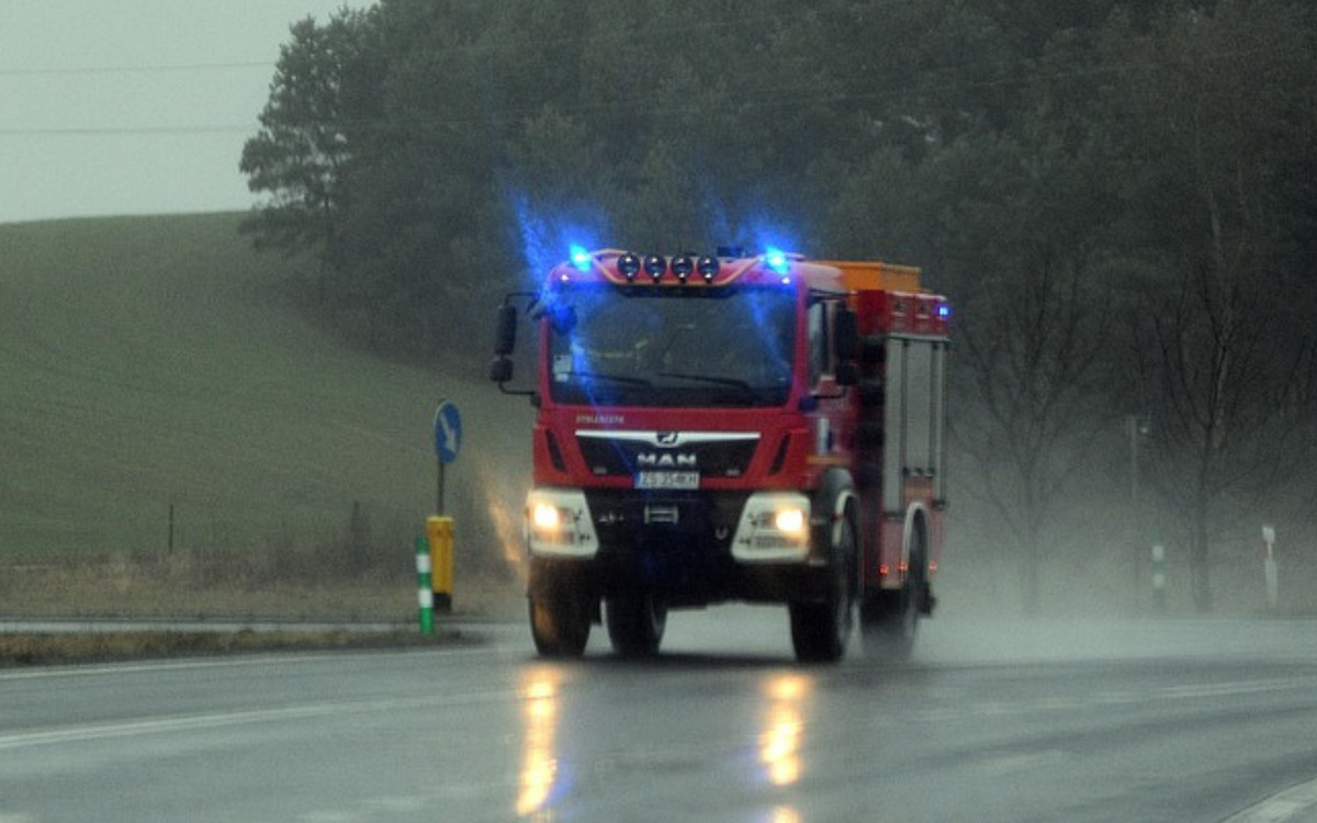 Koszmar na drodze, polski autokar w ogniu. Wewnątrz było 30 osób, są ranni i ofiara śmiertelna