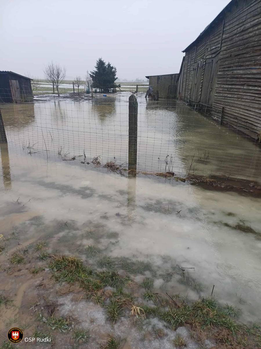 podtopienia fot. Facebook @Komenda Powiatowa Państwowej Straży Pożarnej w Wałczu