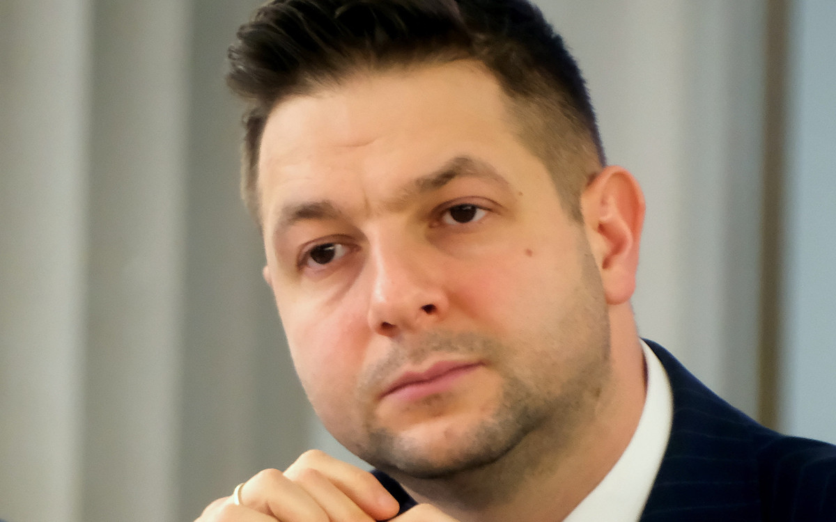 Czarne chmury nad Patrykiem Jakim. Jest wniosek o uchylenie immunitetu europosła