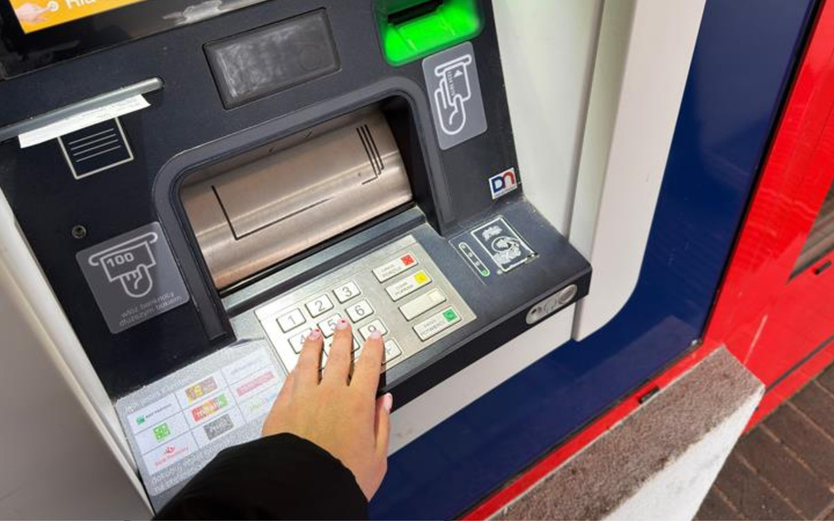 Popularny bank wydał pilny komunikat do wszystkich klientów. „Najlepiej wypłać gotówkę”