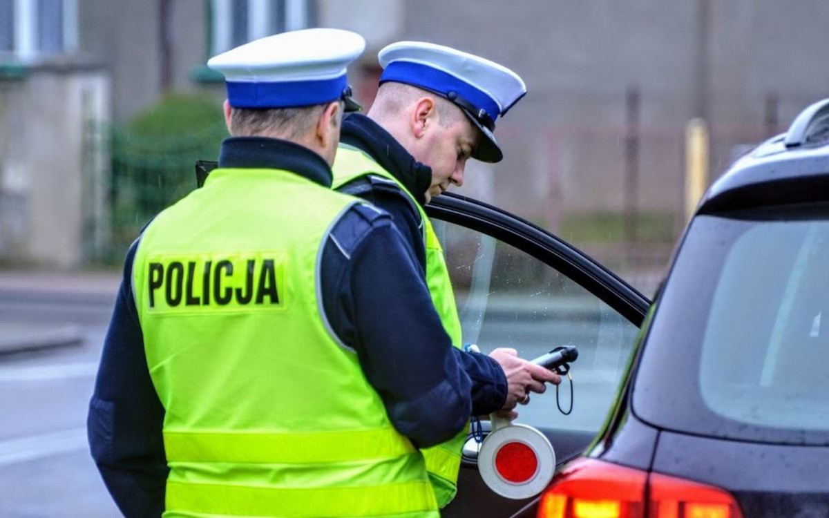 Policjanci nawet się nie zawahają i wypiszą mandat 3000 zł. Na celowniku kierowcy takich samochodów