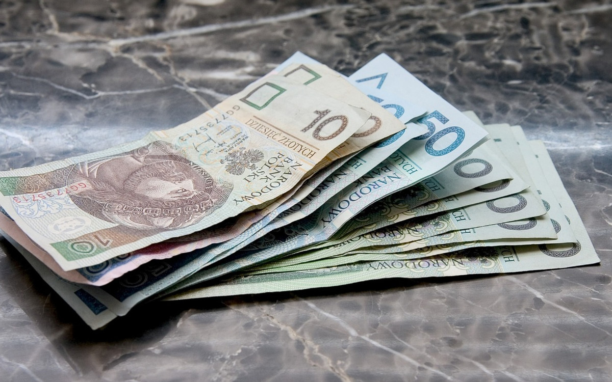 400 zamiast 800 plus. Te osoby dostaną niższe świadczenie od ZUS