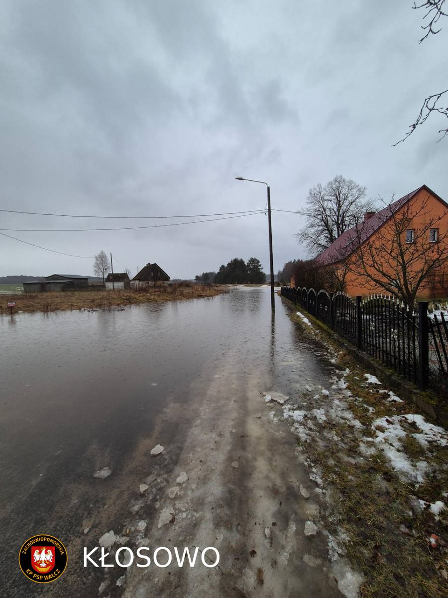 podtopienia fot. Facebook @Komenda Powiatowa Państwowej Straży Pożarnej w Wałczu