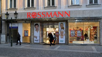 Dzintars wchodzi do Polski. Kultowe produkty dostępne w Rossmannie