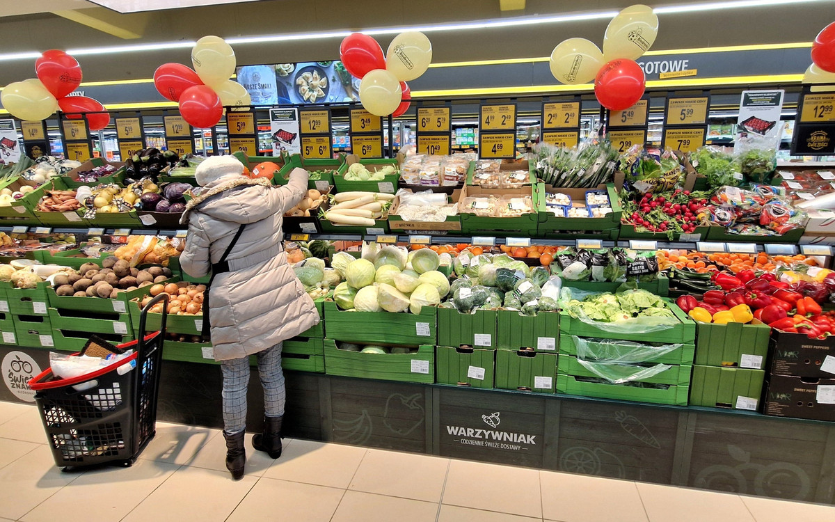 Ostatni dzwonek na zakupy przed Wielkanocą. Po tej godzinie w sobotę klienci pocałują klamkę