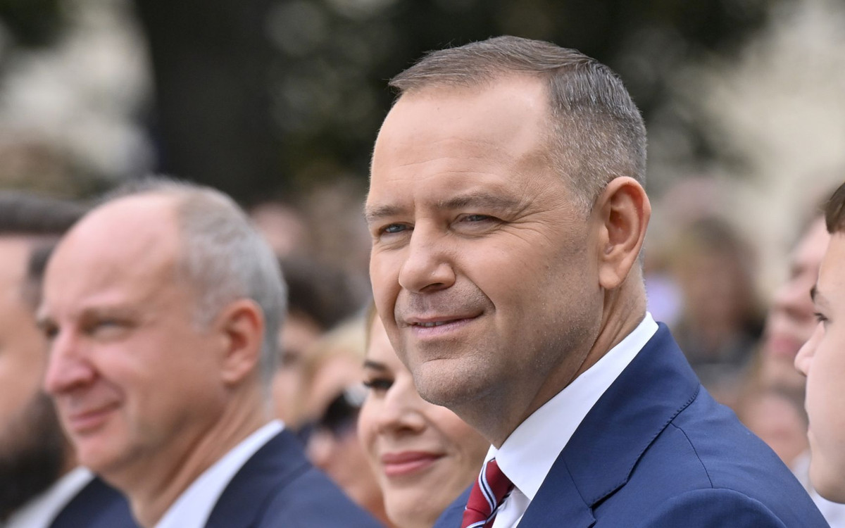 Służby wyważyły drzwi w domu Karola Nawrockiego. Szef MSWiA zwołał pilne spotkanie