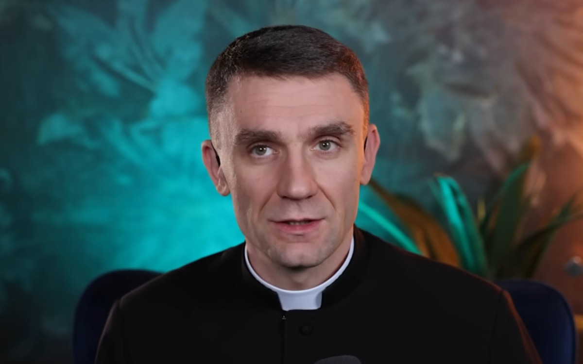 Uwielbiany ksiądz wreszcie przerwał milczenie. Zdradził, co łączyło go z „Anną”