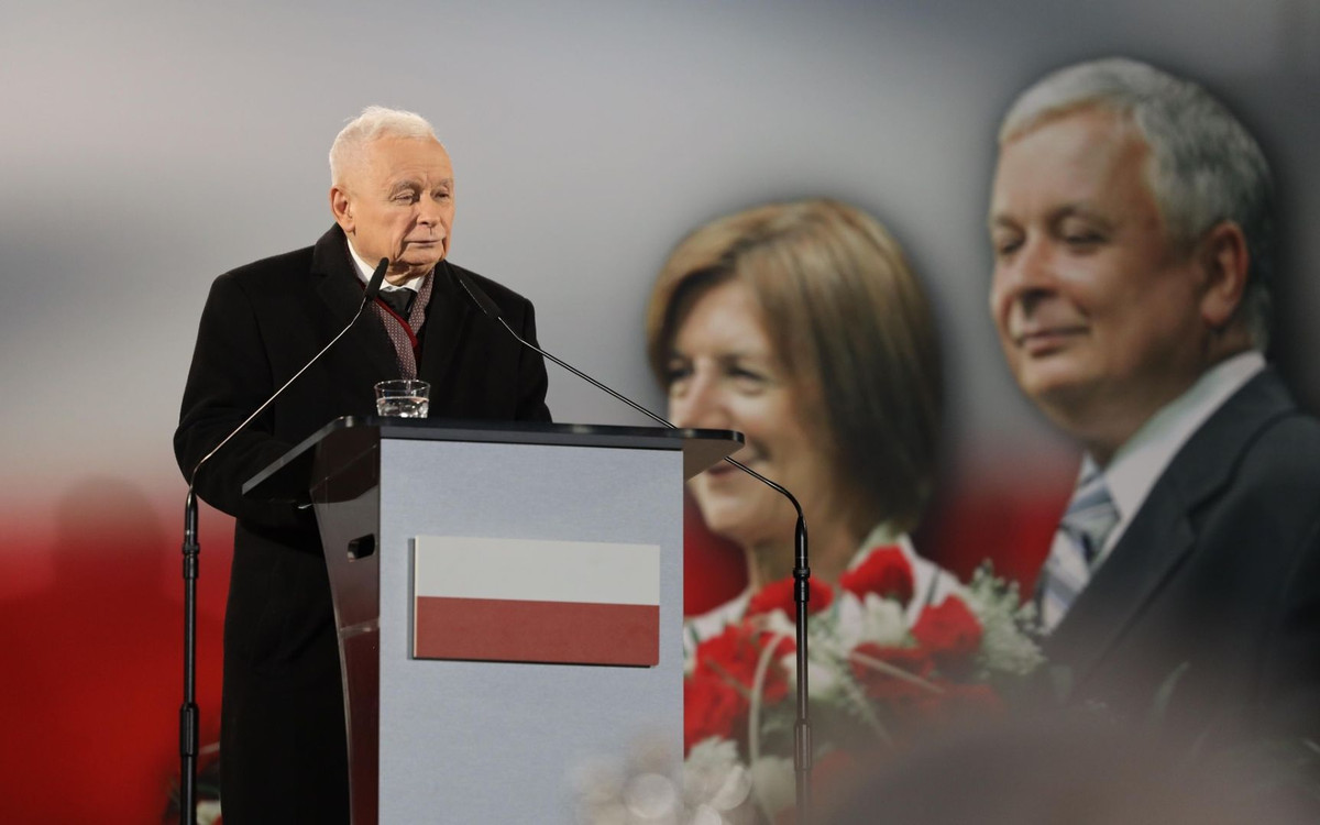 Kaczyński grzmiał podczas rocznicy smoleńskiej. Ludzie skandowali trzy słowa