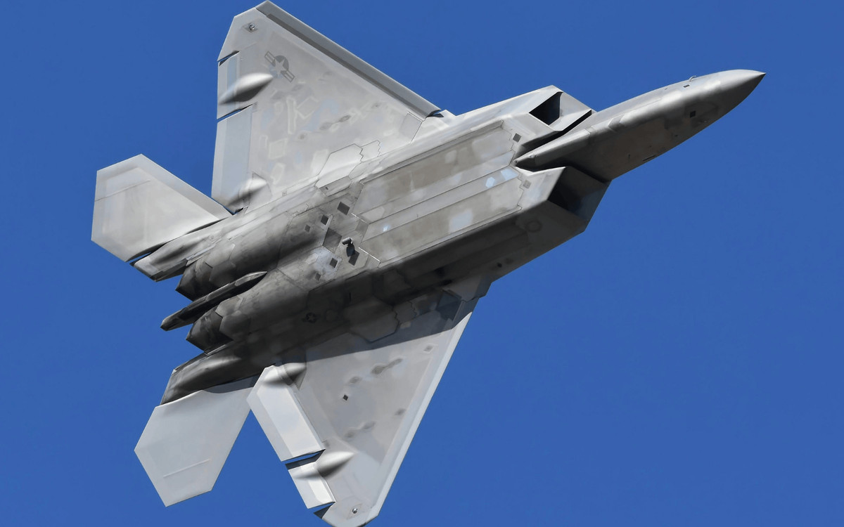 Alarm w kraju NATO, rosyjski dron zniszczył budynek. Wszystkie służby w akcji