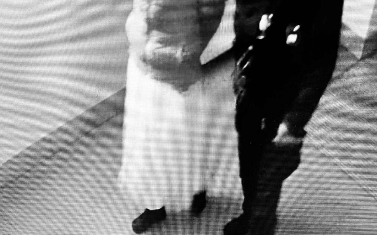 Policja wparowała na wesele. Szokujące, co zrobiła panna młoda godziny po ślubie