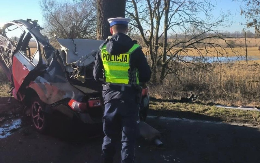 Dramat we wtorkowy poranek, nie żyje jedna osoba. W akcji wszystkie służby