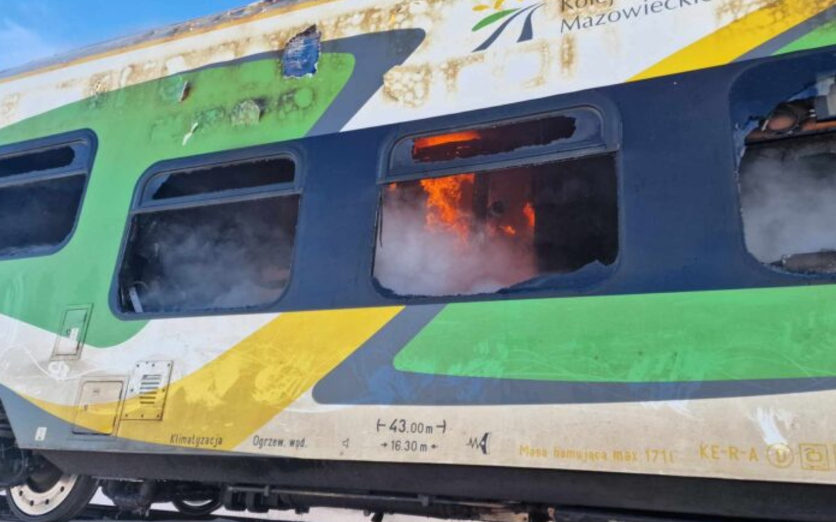 Koszmar w polskiej miejscowości, szynobus w ogniu. Wewnątrz było 25 osób