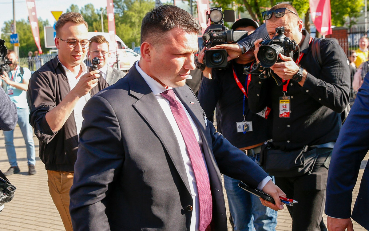 Sławomir Mentzen zatrzymany na lotnisku. Służby w akcji, wiemy co się stało