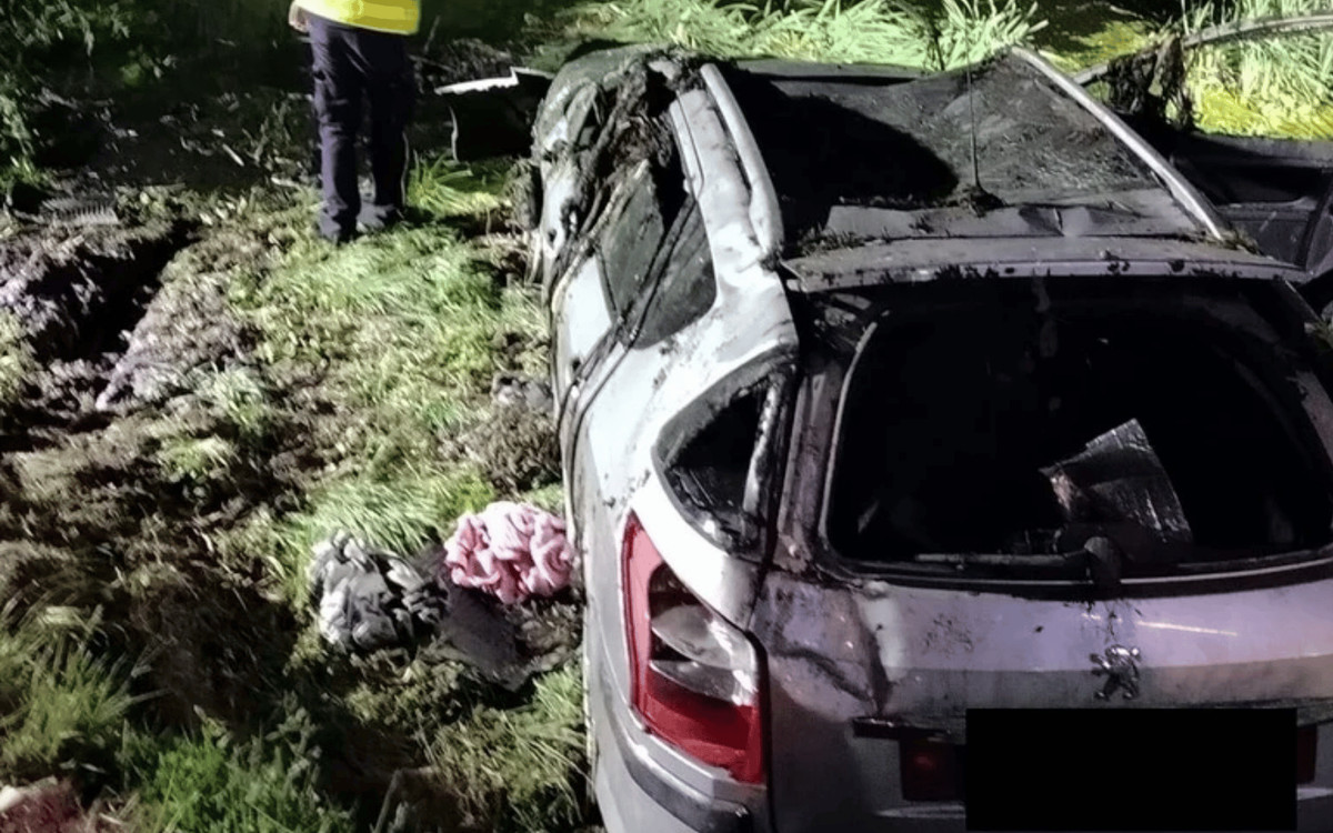 Nie żyją dwie osoby. Kobieta wjechała prosto do bagna