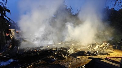 Przyczepa w ogniu, wewnątrz było 10 psów. Koszmar na Opolszczyźnie