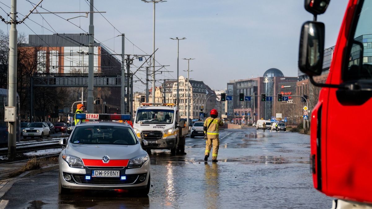Straż pożarna. Fot. Facebook/@Biuro Prasowe Urzędu Miejskiego Wrocławia, Grzegorz Rajter.