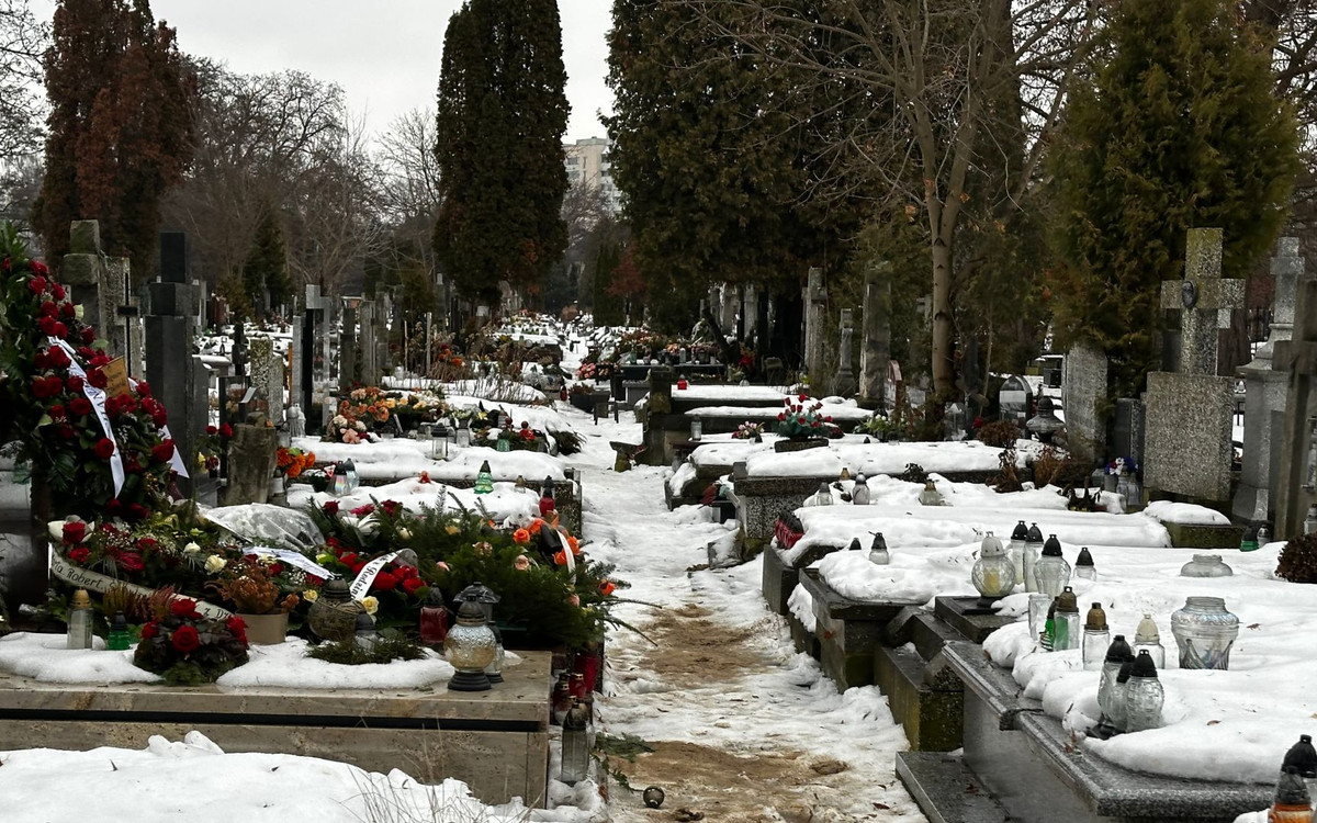 Kuriozalne ogłoszenie na cmentarzu. Parafianie przecierali oczy