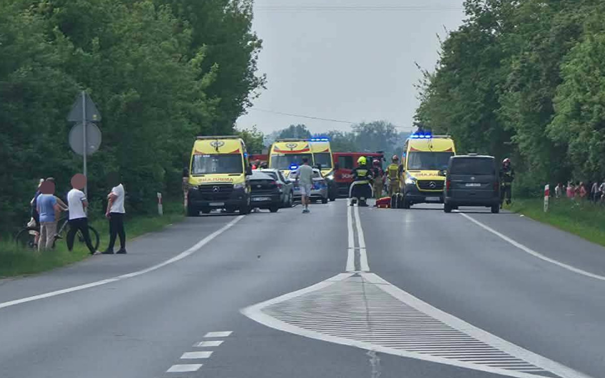 Nie żyje kobieta, jest wielu rannych, w tym pięcioro dzieci dzieci. W akcji 5 karetek i śmigłowiec LPR