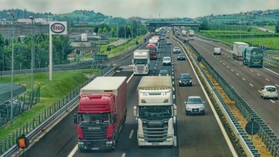 Zaczęło się o północy. Potężne podwyżki dla kierowców
