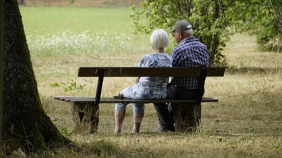 Równy wiek emerytalny dla kobiet i mężczyzn? Polacy zabrali głos, wyniki sondażu są jednoznaczne