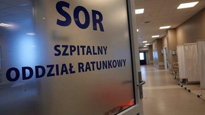 Nie żyje 29-letni Mariusz. Wyszedł ze szpitala i zmarł na przystanku
