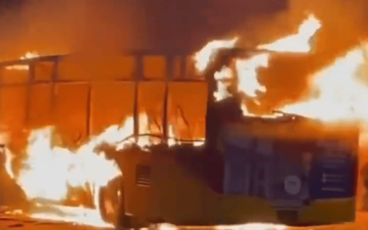 Tragiczny pożar autobusu. Nie żyje 6 osób, jest wielu rannych