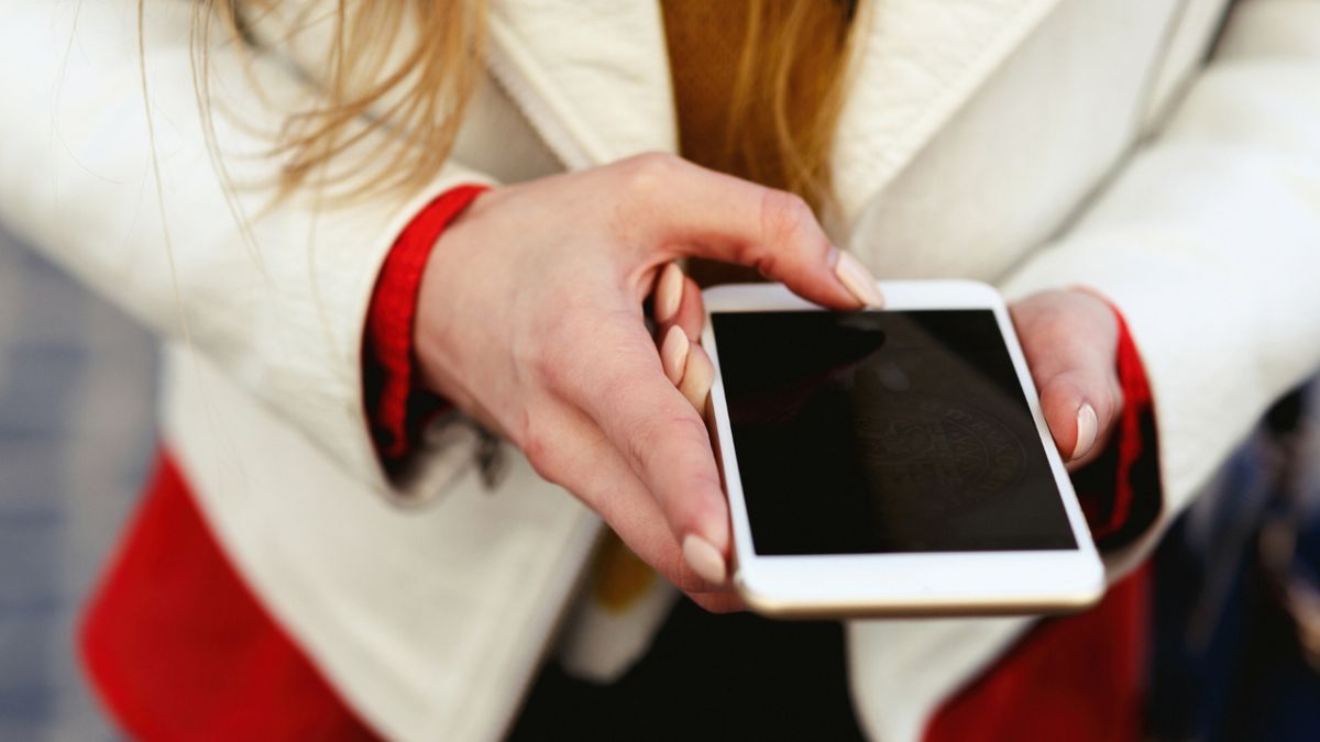 telefon sms sms-y oszuści fot. freepic.diller z freepik