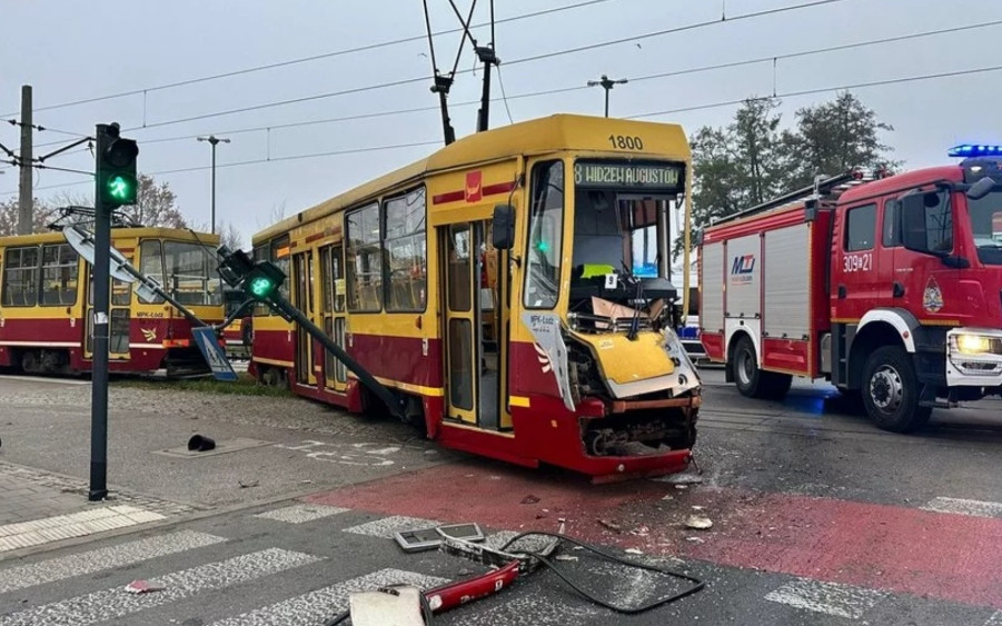 Dramat w Warszawie, zderzyły się dwa tramwaje. Wielu rannych, pilna akcja ratunkowa