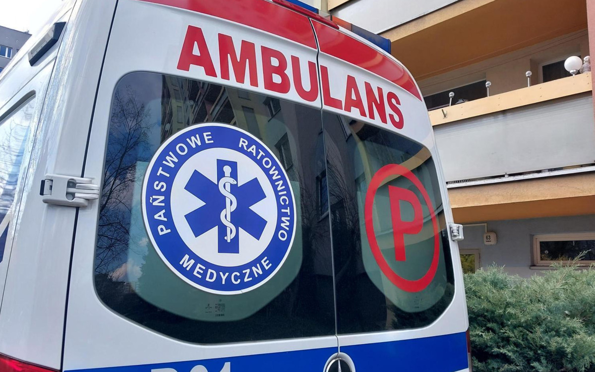 Przywiózł żonę na badania, nie żyje. Tragedia pod szpitalem