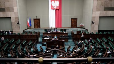 Będzie zakaz korzystania ze smartfonów w szkołach? Jest stanowisko rządu