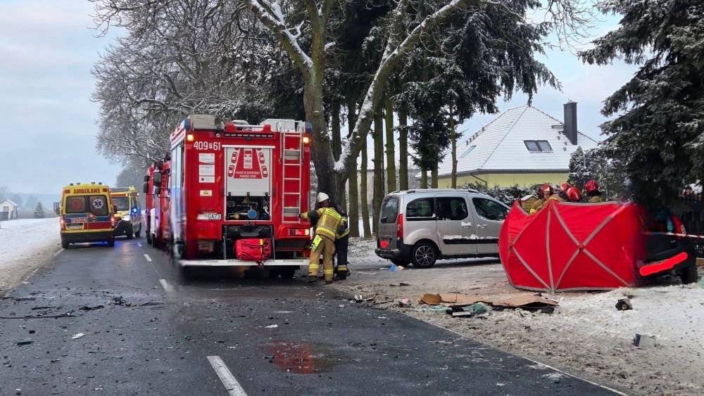Wypadek nie żyją matka i dziecko, fot. Facebook @Komenda Powiatowa Państwowej Straży Pożarnej w Chodzieży