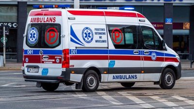 Nie żyje mężczyzna, pilna ewakuacja wszystkich pasażerów pociągu. Służby w akcji