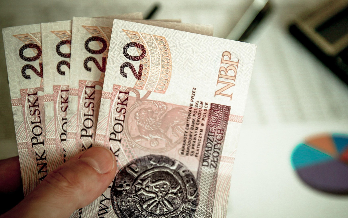 ZUS wypłaci nawet 2700 zł. Wystarczy złożyć wniosek