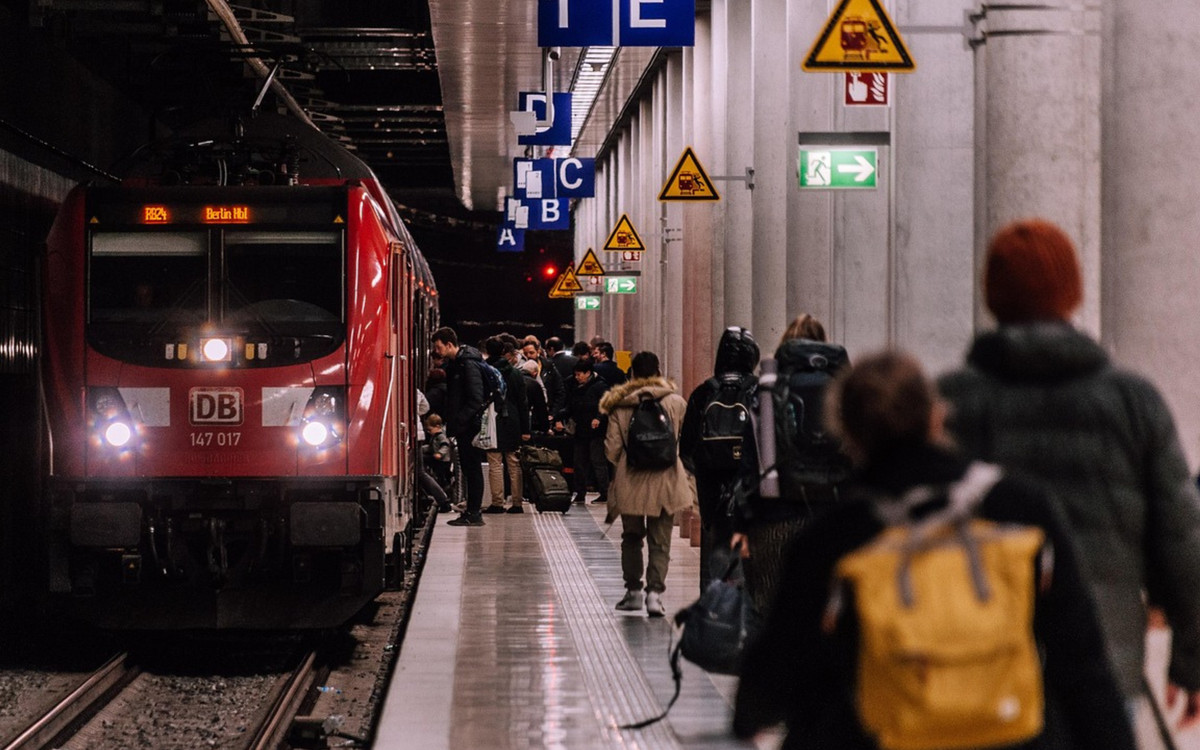 Eksplozja w pociągu, jest wielu rannych. Pilna ewakuacja 180 pasażerów, służby w akcji
