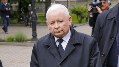Tajne spotkanie Kaczyńskiego w środku nocy. Media niespodziewanie obiegło zdjęcie