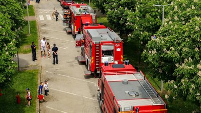 Potężny wybuch w Łódzkiem, nie żyje nastolatka. Są ranni, w akcji policja, karetki i śmigłowiec LPR