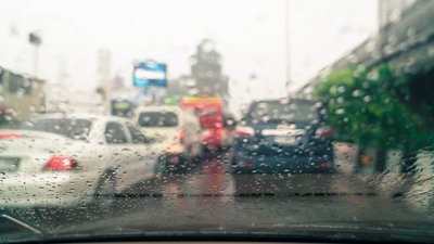 Ulewy i śnieg w Polsce. Nadchodzi załamanie pogody, padła konkretna data