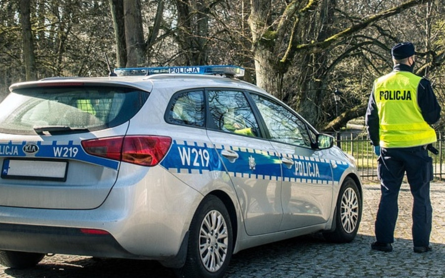 Szokujące sceny na studniówce. Na salę nagle wparowała policja