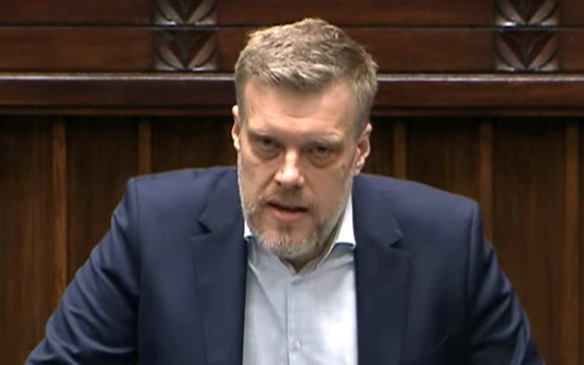 „Śmiertelne zagrożenie dla Polski”. Adrian Zandberg ostrzega