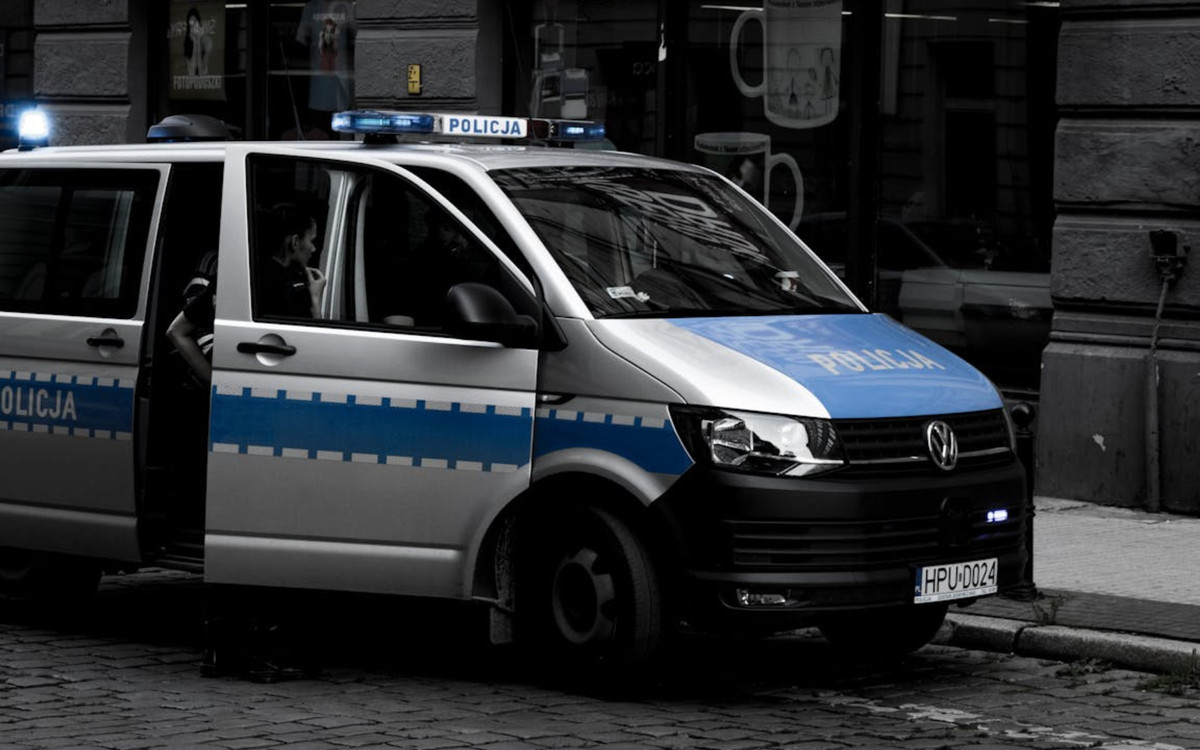 Atak nożownika w zakładzie krawieckim w Toruniu. Są ranni, pilna akcja służb