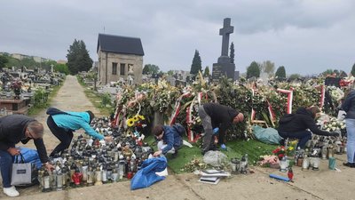Niebywałe, co działo się wczoraj na grobie Litewki. Burza w komentarzach, prawda wyszła na jaw