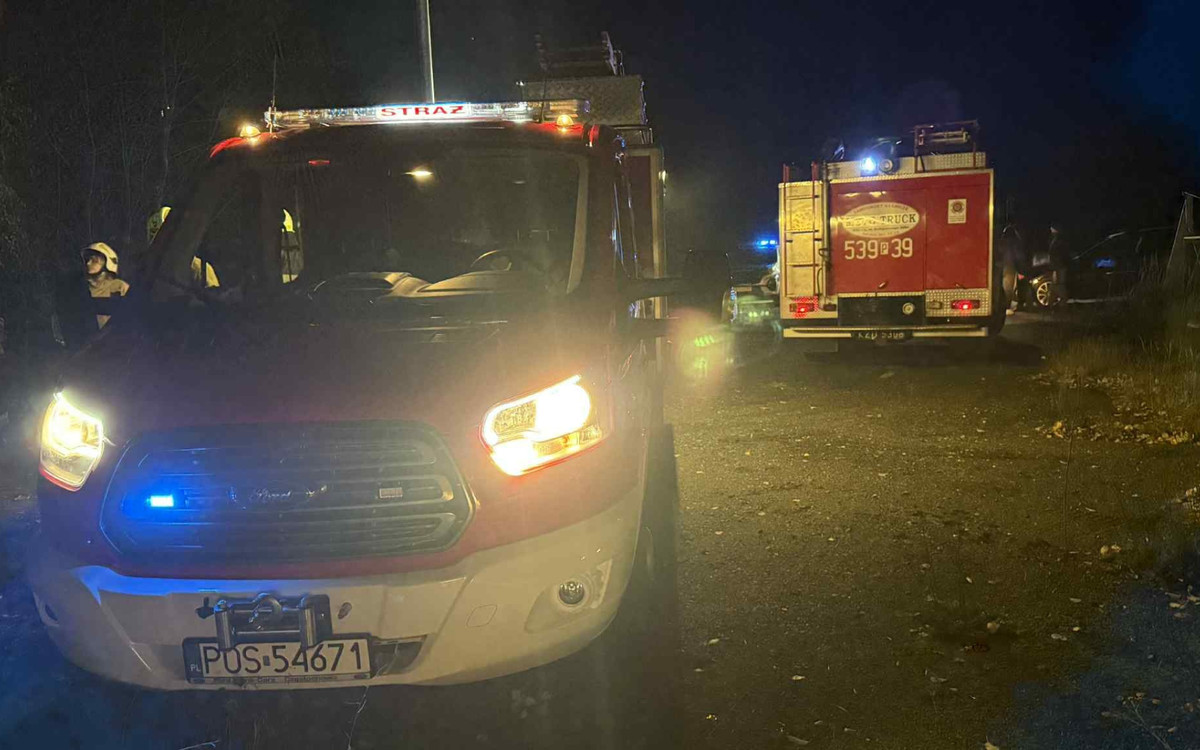 Kobieta jechała z synkiem, nagle rozegrał się dramat. W samochód uderzyły dwa pociągi